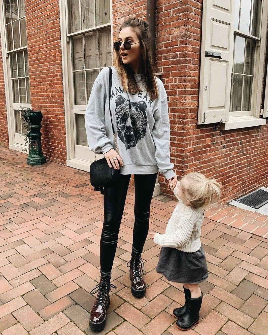 Womens Mama Sweatshirt Crewneck Loose Fit Soft Cute Long Sleeve Tops Ladies Graphic Casual Fall Mom Shirts